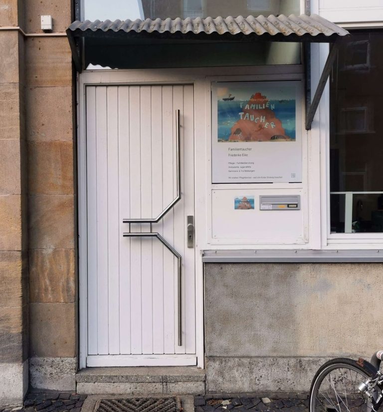 Eingang Familientaucher Beratung für Pflegefamilien Hannover